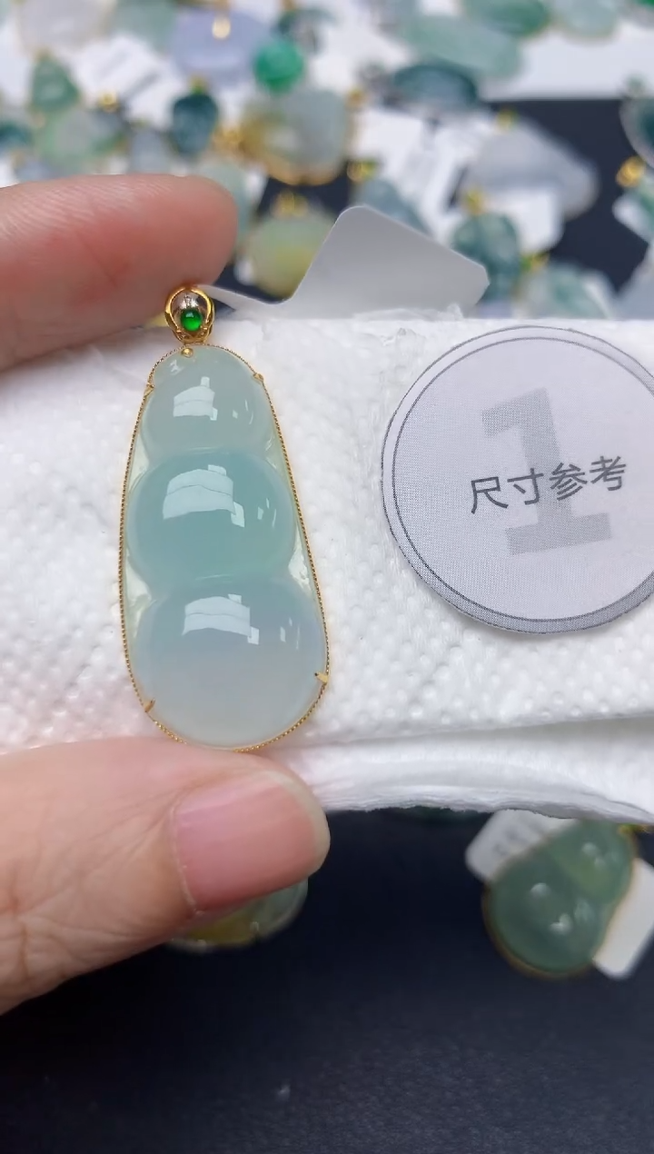颈饰18K金镶嵌翡翠天然缅甸A货翡翠