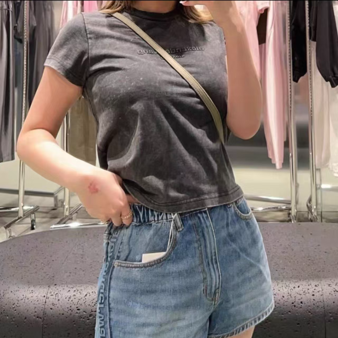 95新 Alexander McQueen/亚历山大·麦昆 做旧短袖 xs 码/bb753