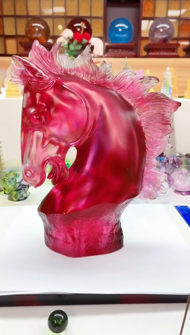 手工艺品琉璃金红色马头摆件26*21公分