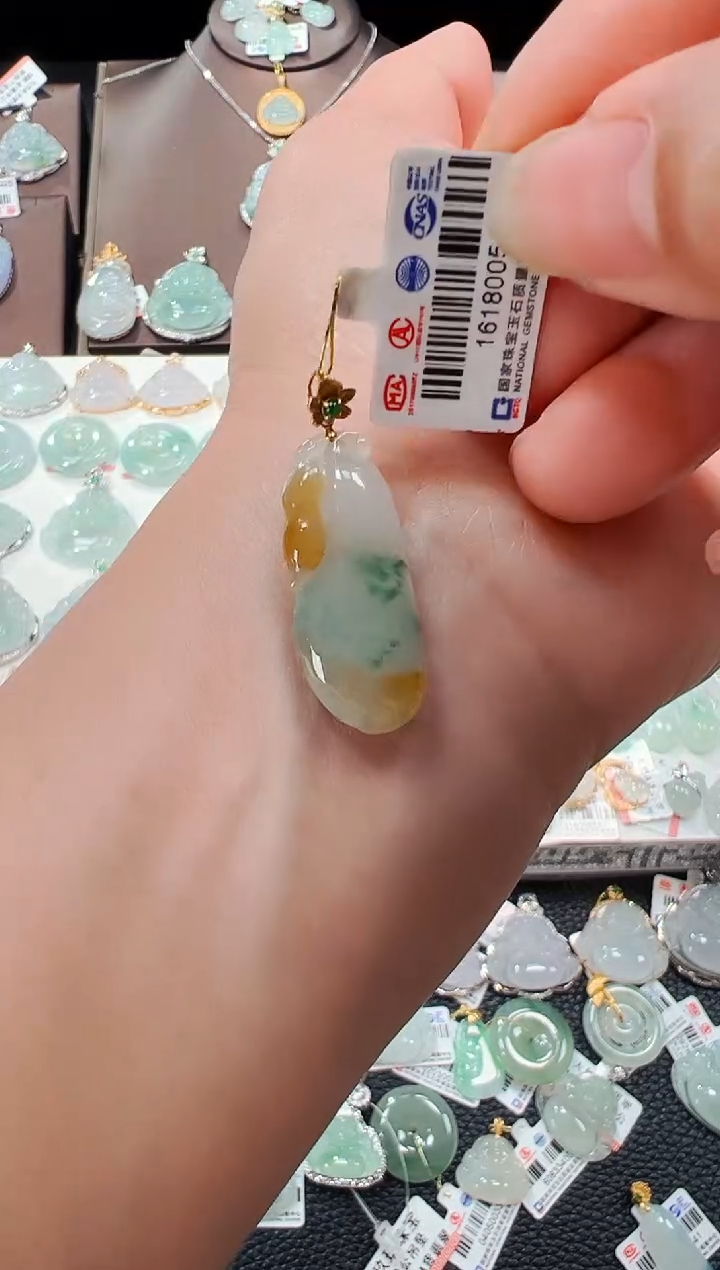 【闪购商品】翡翠吊坠(不含链)18K金镶嵌福瓜吊坠513