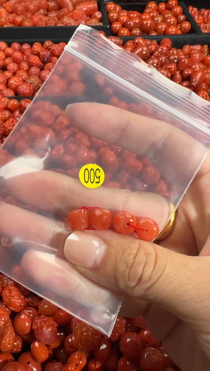 颈饰未镶嵌南红玛瑙1