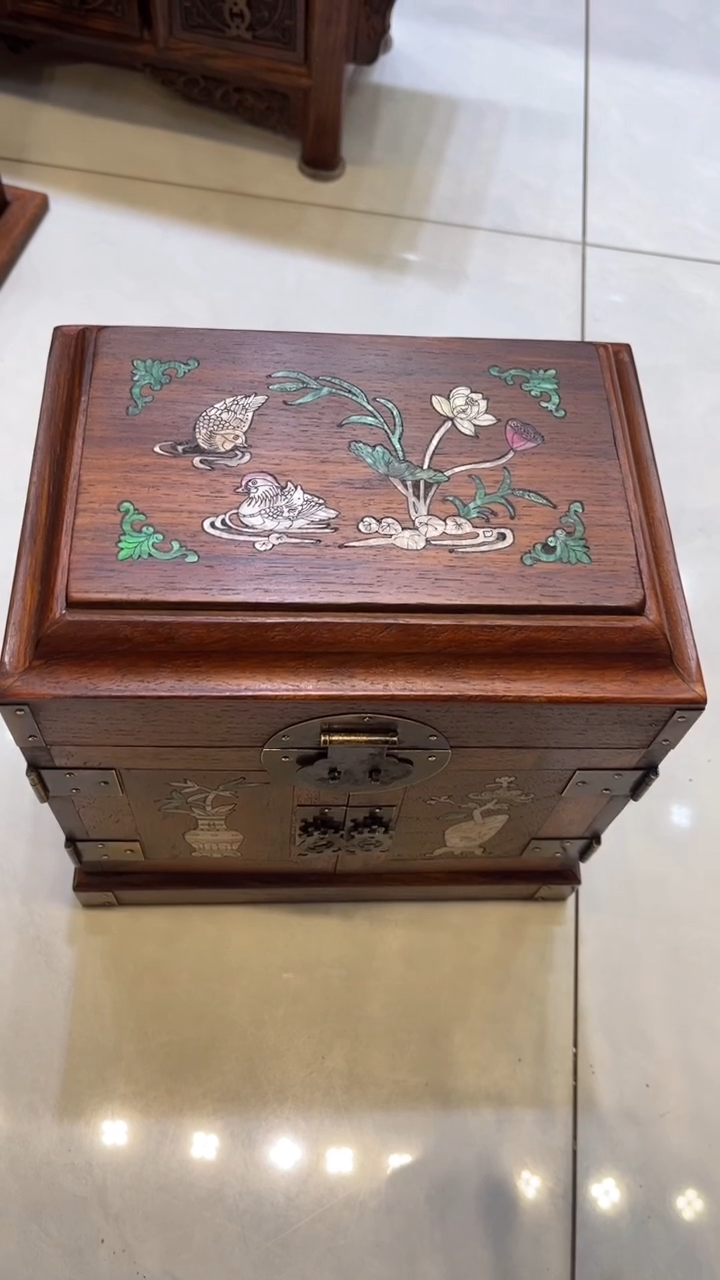【闪购商品】木鸳鸯戏水螺钿官箱