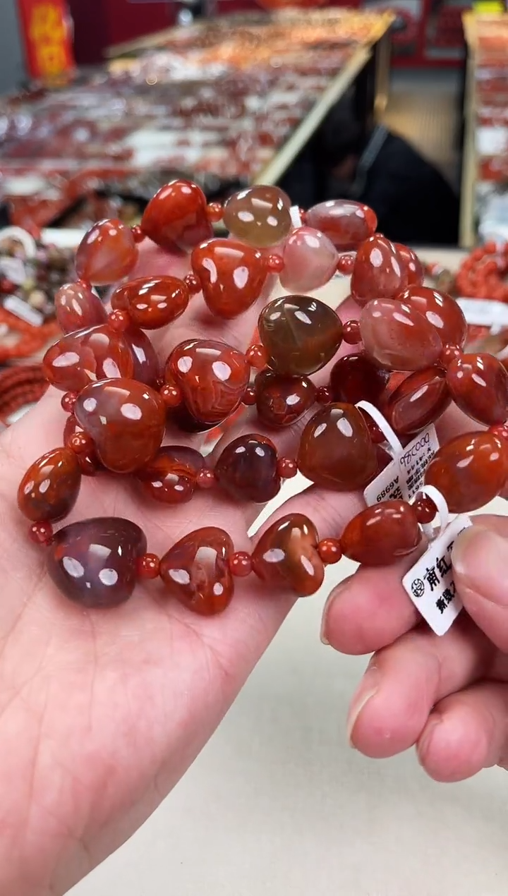 未镶嵌瓦西屁桃手串南红玛瑙（多样式发其一）