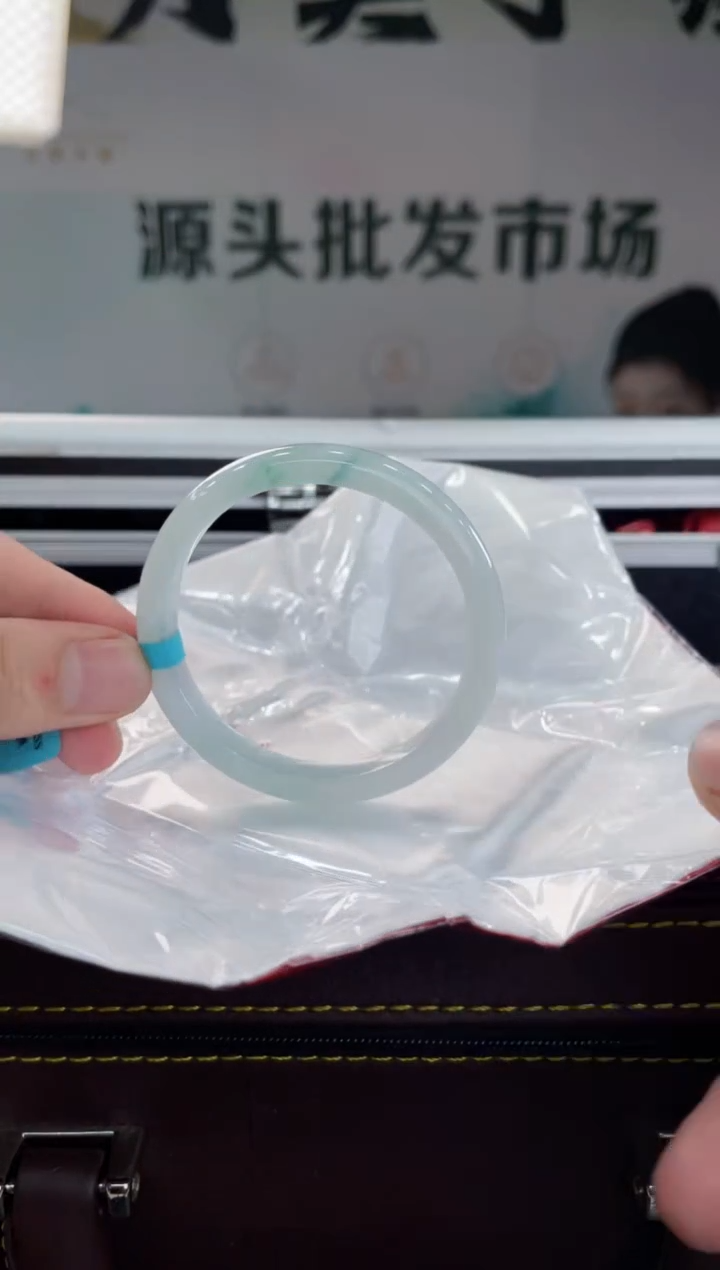 【闪购商品】翡翠手镯未镶嵌手镯