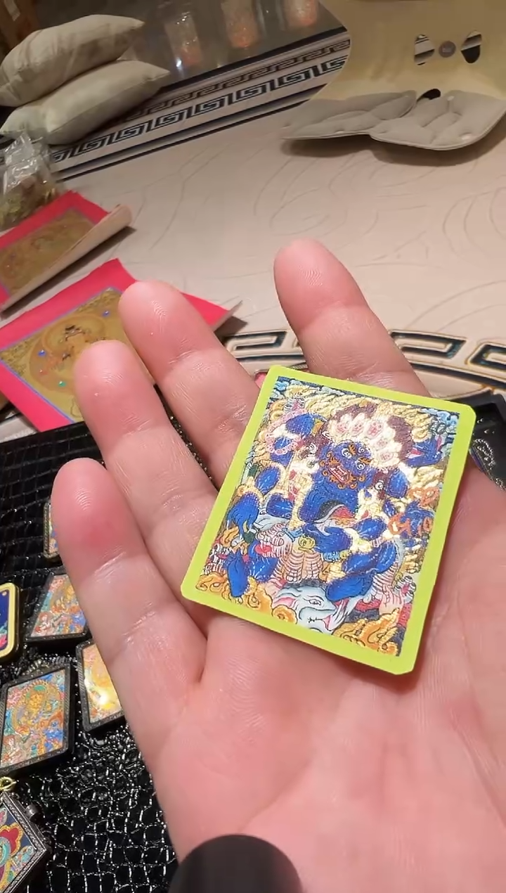 吊坠隔**王老卢唐卡六臂