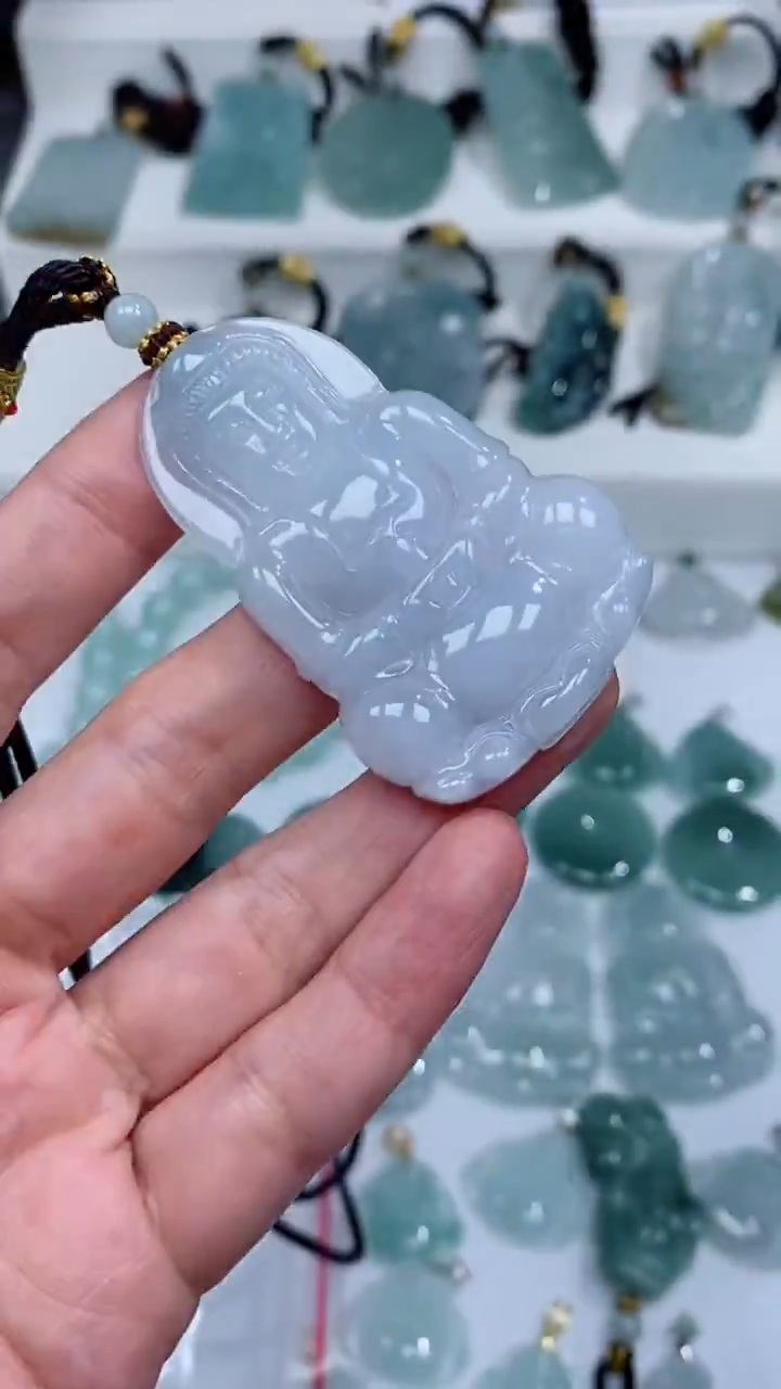 颈饰未镶嵌翡翠吊坠
