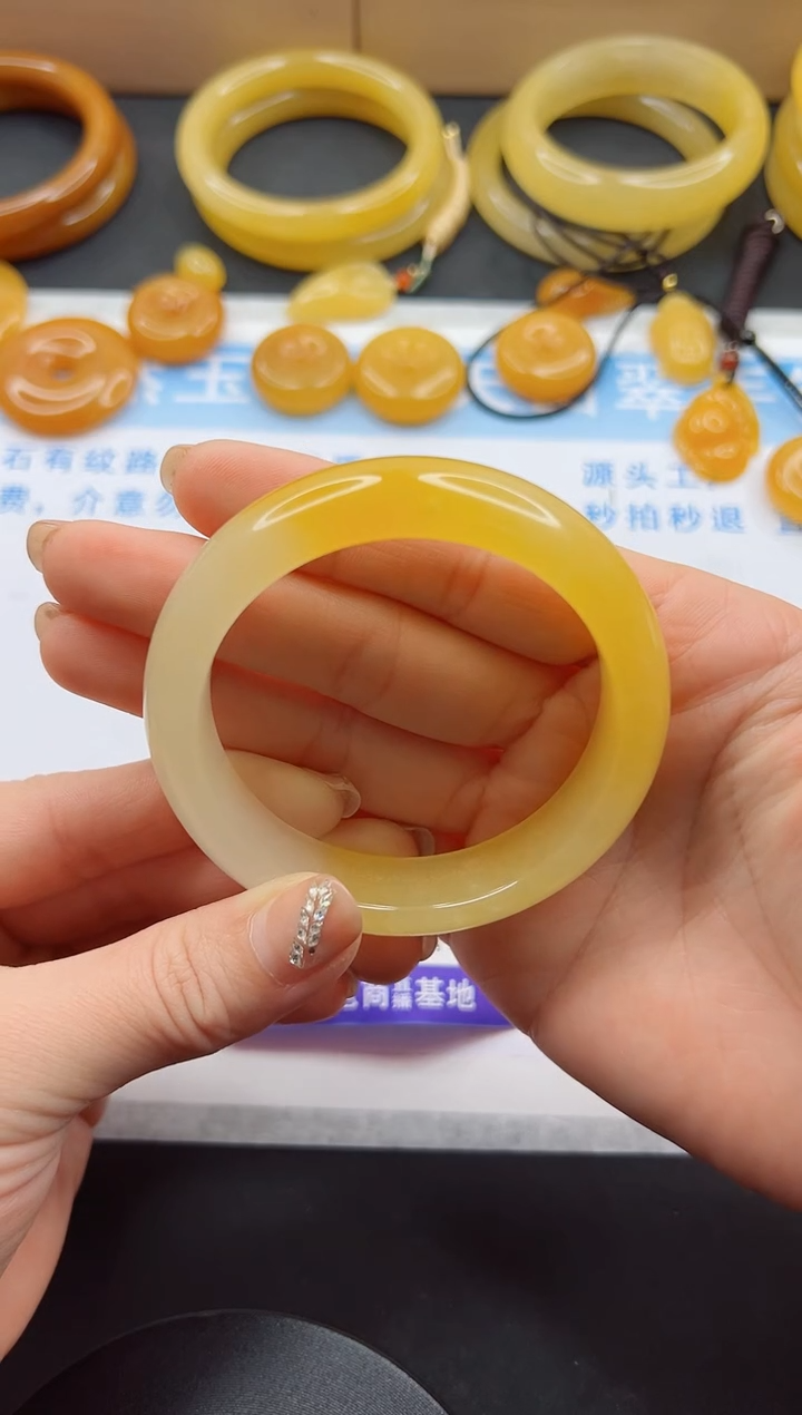 【闪购商品】石英质玉手镯未镶嵌702-57+