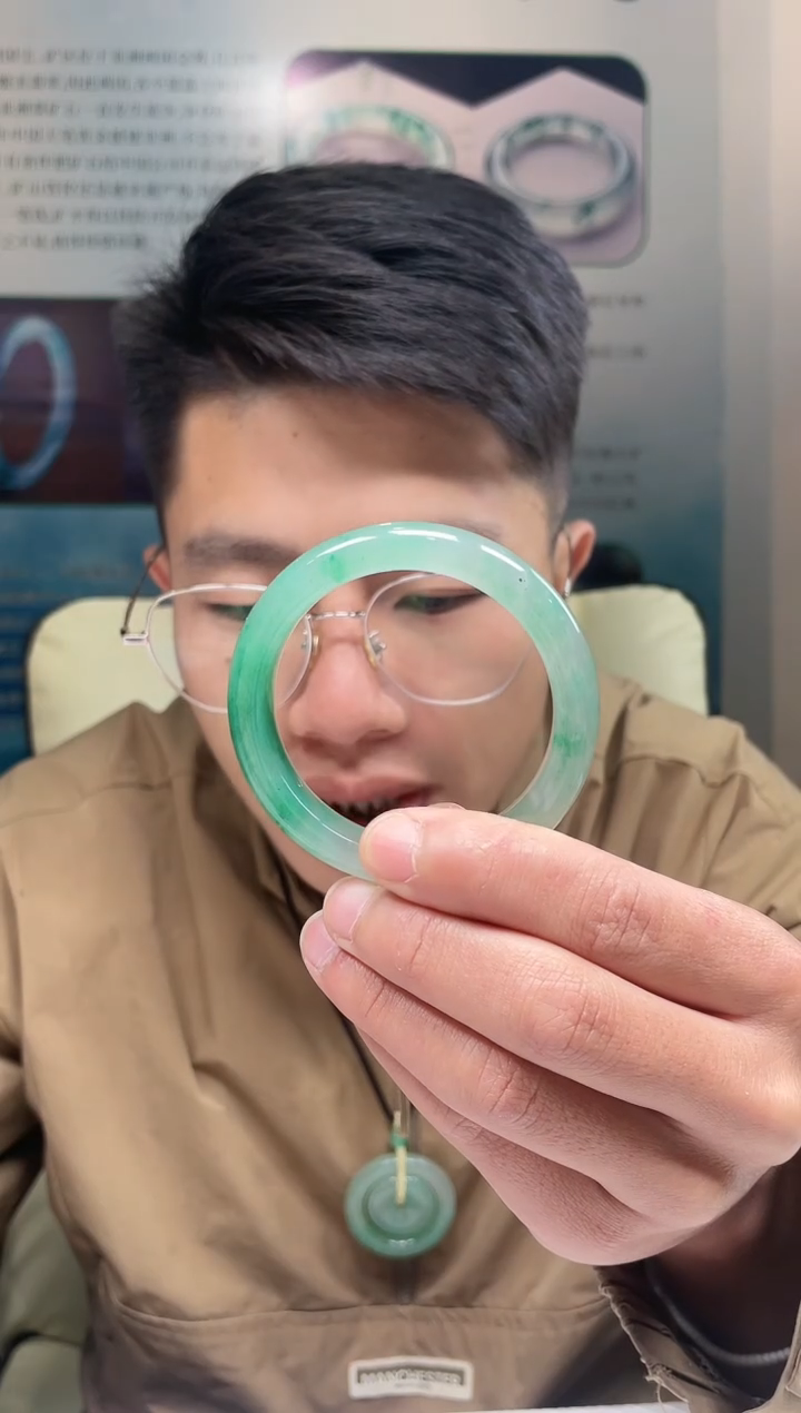 【闪购商品】石英质玉手镯未镶嵌非洲翠手镯多样性发货  