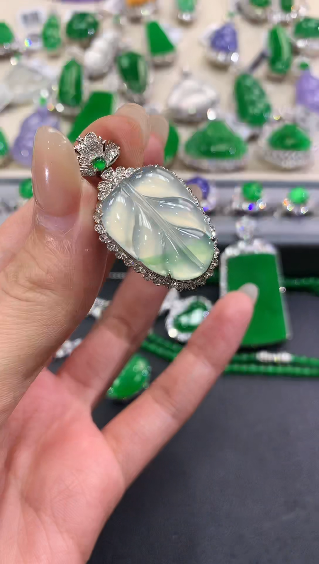 【闪购商品】翡翠吊坠(不含链)18K金镶嵌w76       