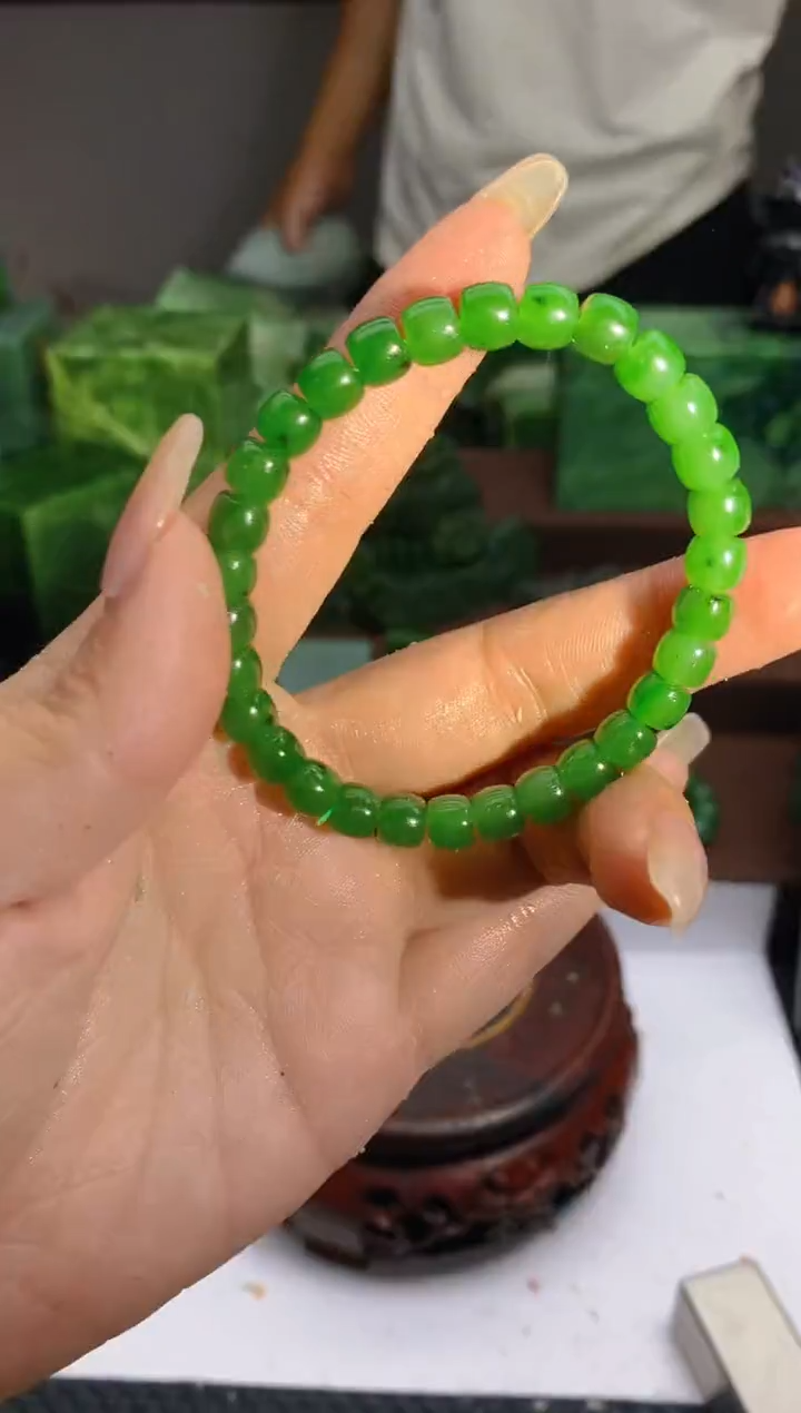 和田玉（碧玉）未镶嵌珠宝半成品随机发货1个