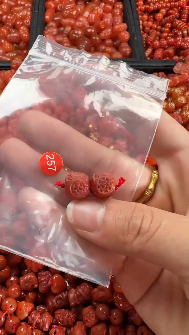 【闪购商品】南红玛瑙颈饰未镶嵌1