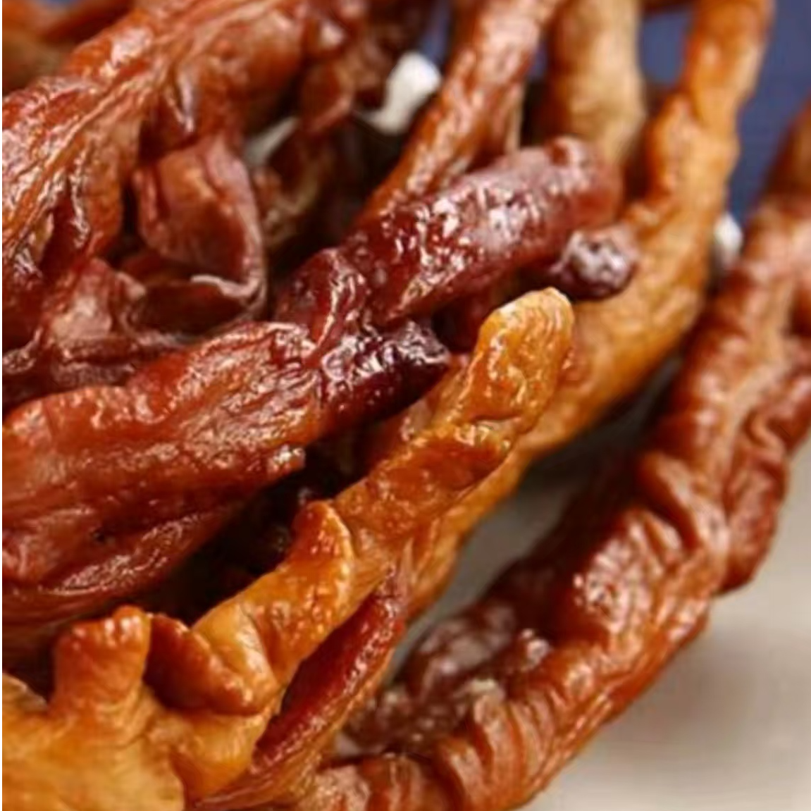 贵州农家土猪小火小烟熏制的腊肥肠腊香浓郁有嚼劲