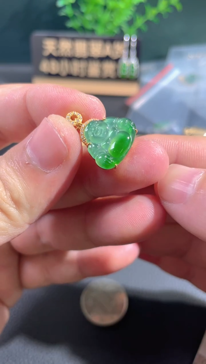 【闪购商品】翡翠颈饰18K金镶嵌翡翠