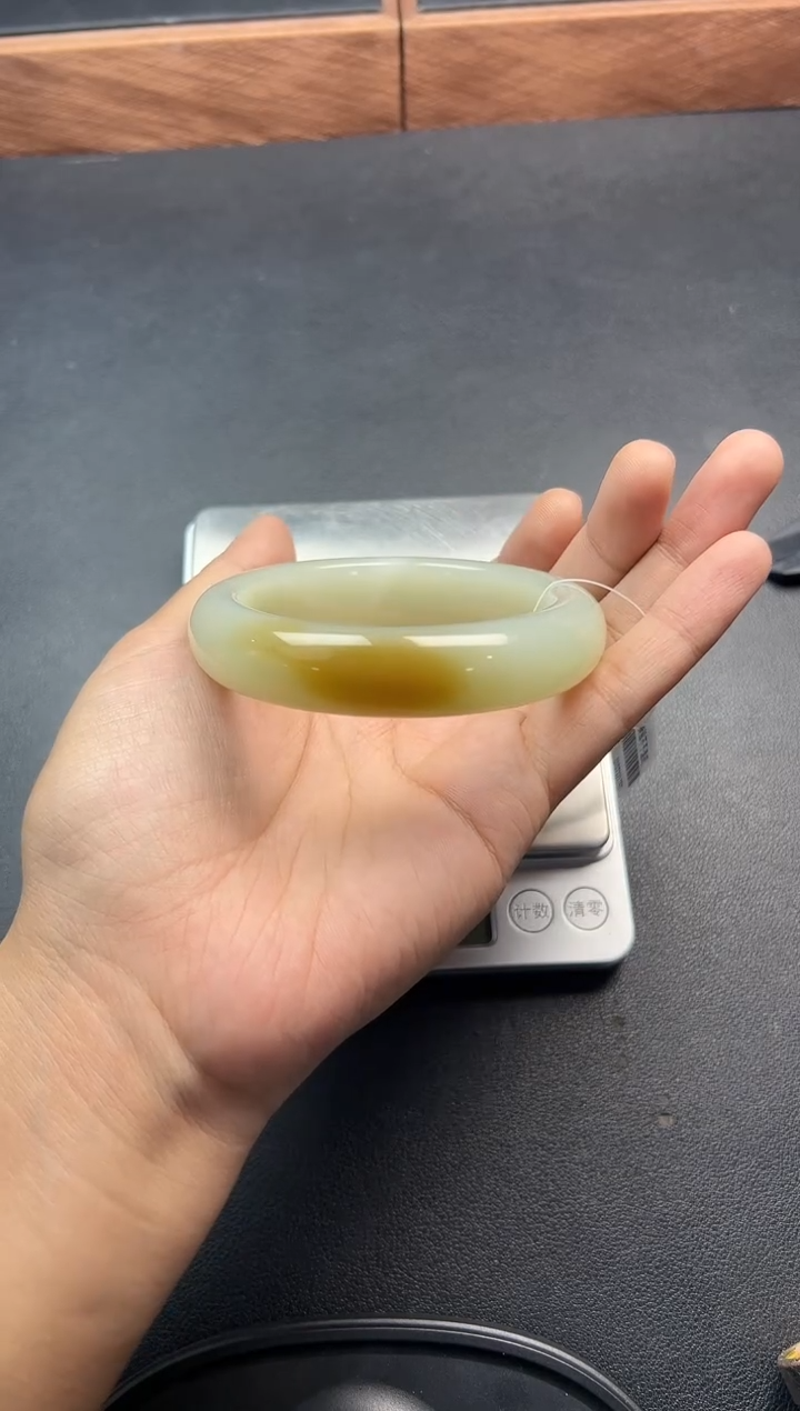 未镶嵌手镯和田玉且末微色差近矿二号矿57+手镯SmM