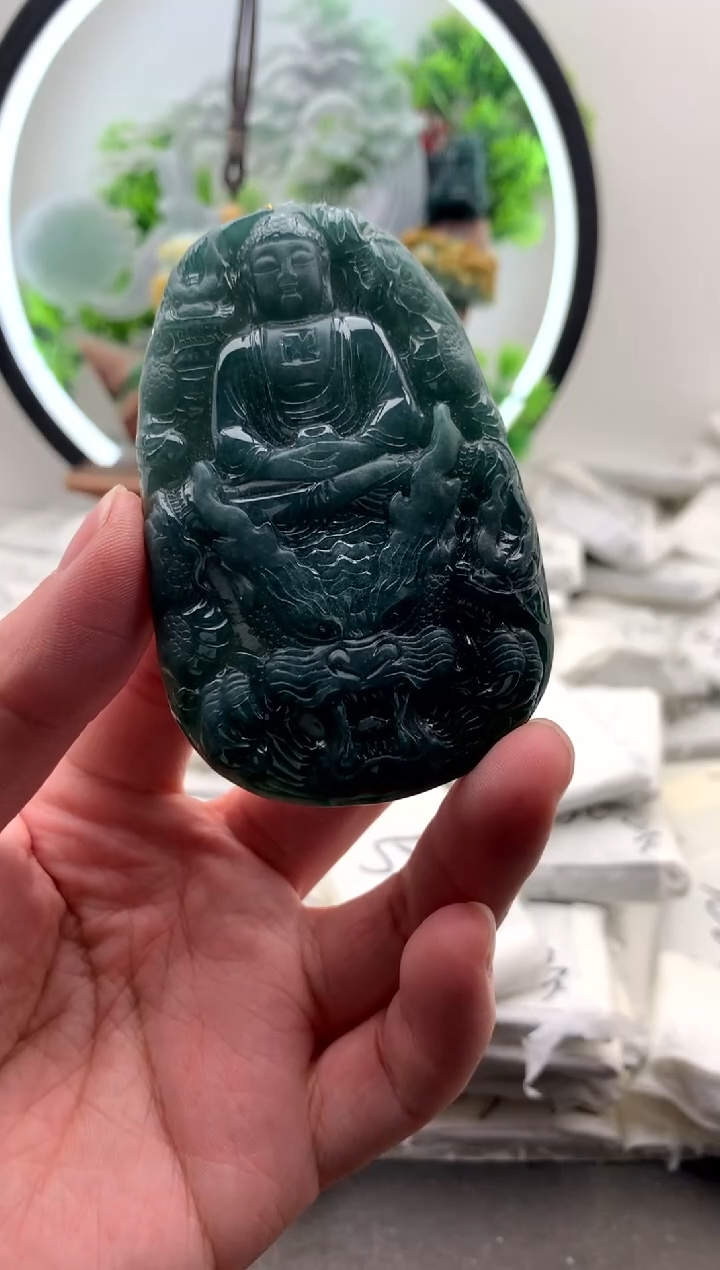 【闪购商品】翡翠颈饰未镶嵌大日如来