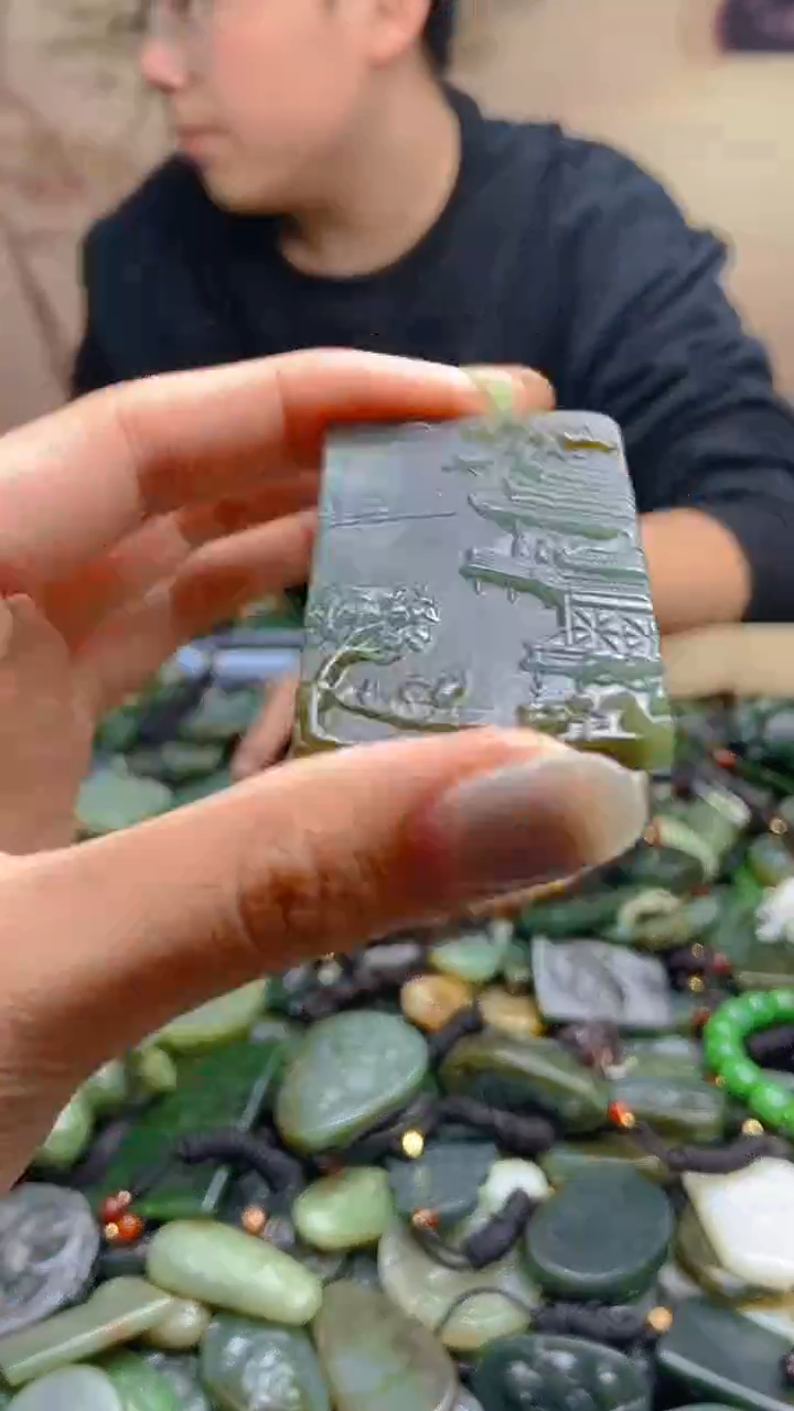 颈饰未镶嵌和田玉1