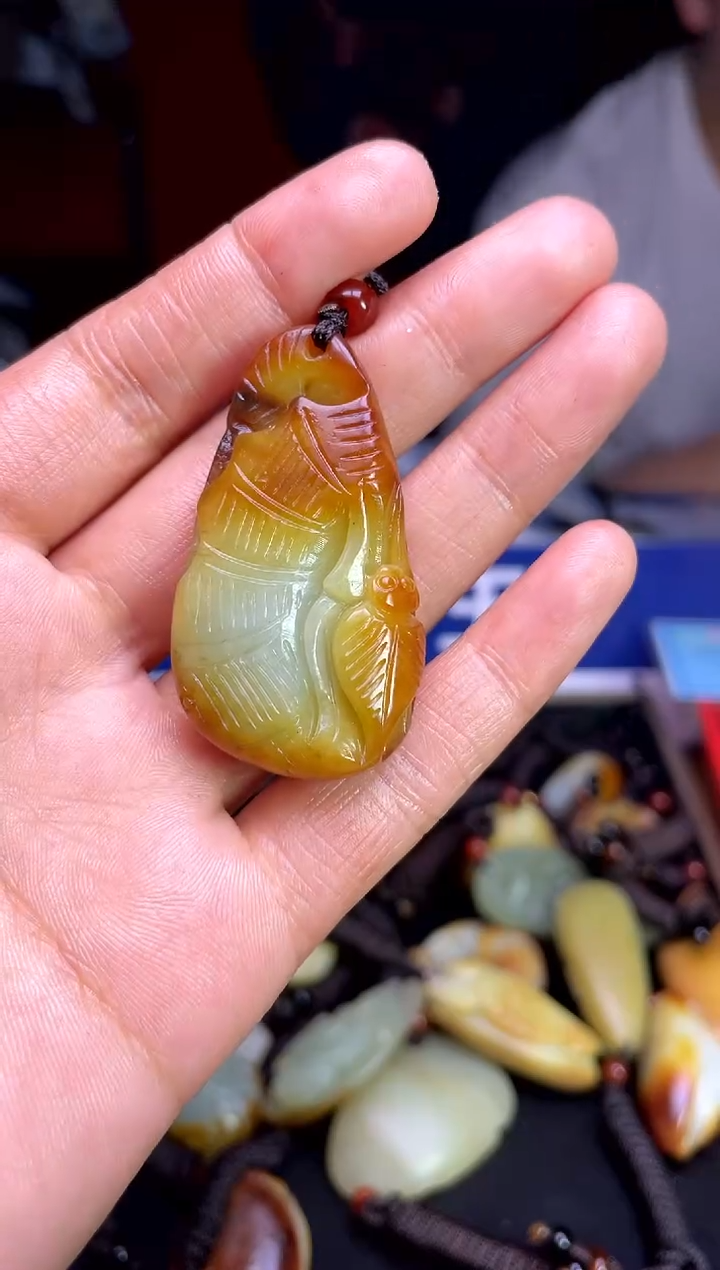 和田玉未镶嵌颈饰1