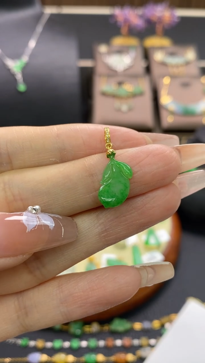 【闪购商品】翡翠颈饰18K金镶嵌净货12482