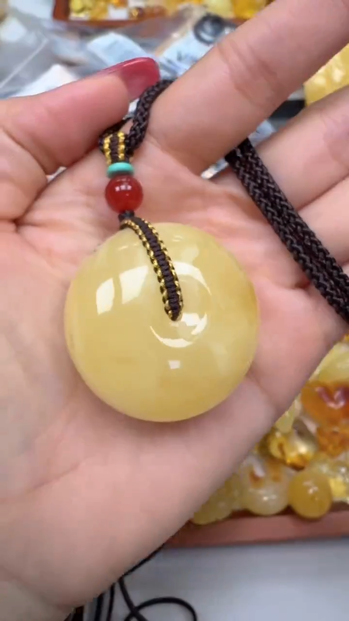 裸石琥珀未镶嵌如图