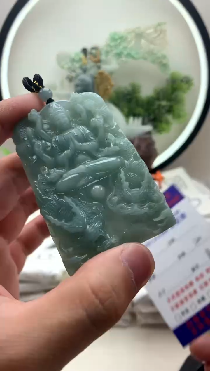 颈饰未镶嵌翡翠千手观音