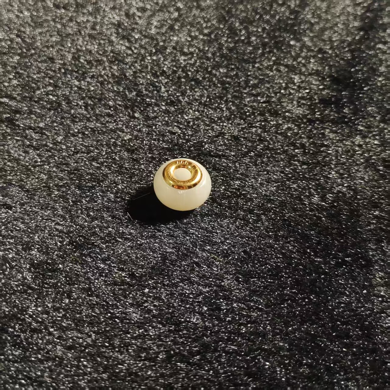 轻奢时尚款足金镶嵌和田玉吊坠-（d1008）