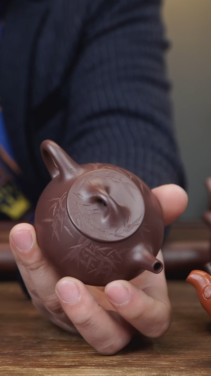 【闪购商品】紫砂茶壶100ml刻绘景舟石瓢 家藏紫茄泥