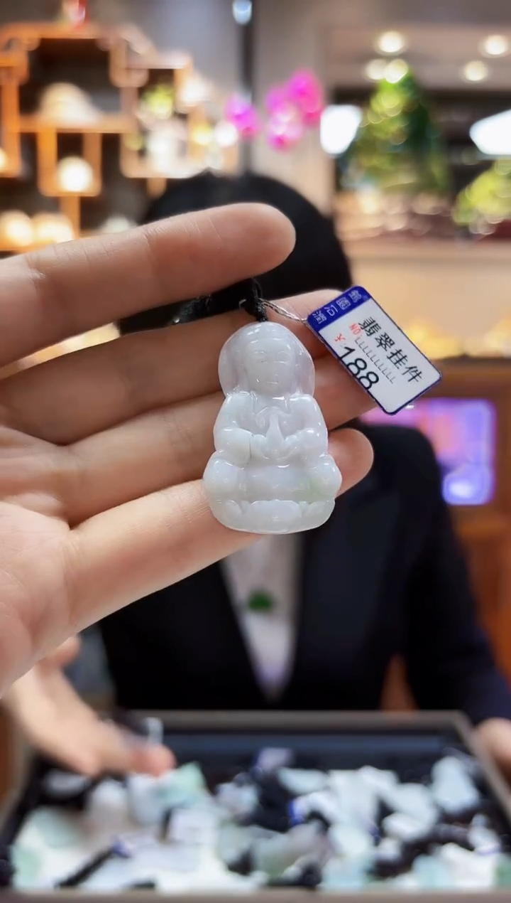 【闪购商品】翡翠颈饰未镶嵌观音