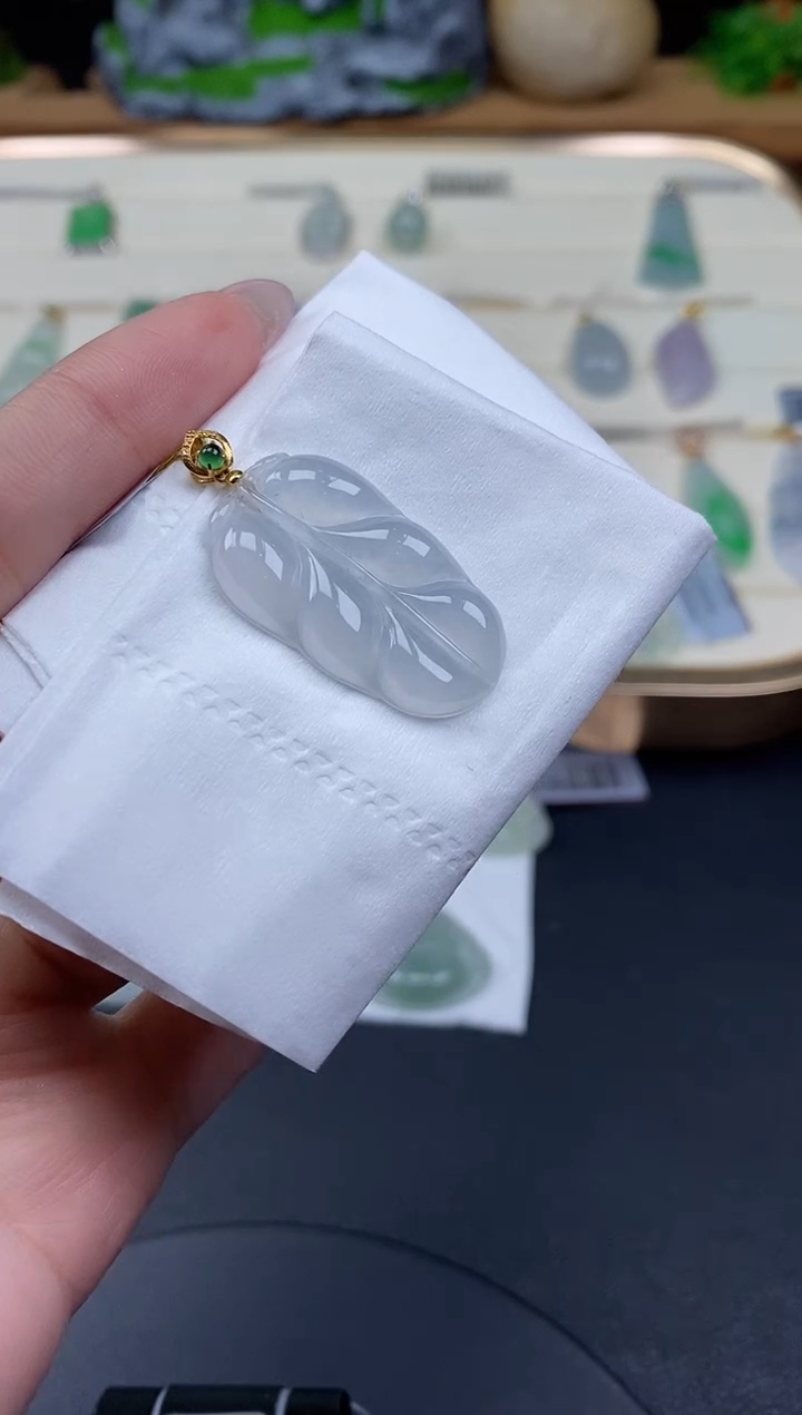 吊坠(不含链)18K金镶嵌翡翠叶子18K金扣镶嵌@@CMT