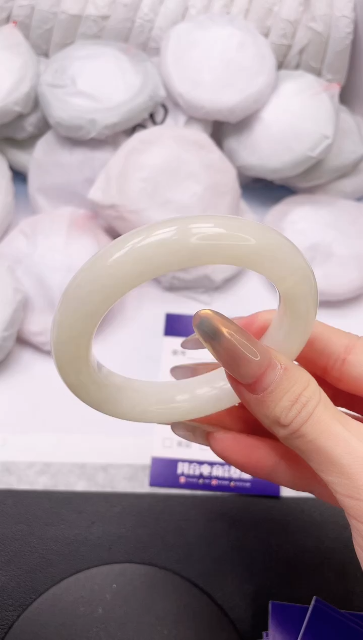 【闪购商品】和田玉手镯未镶嵌15K469-54