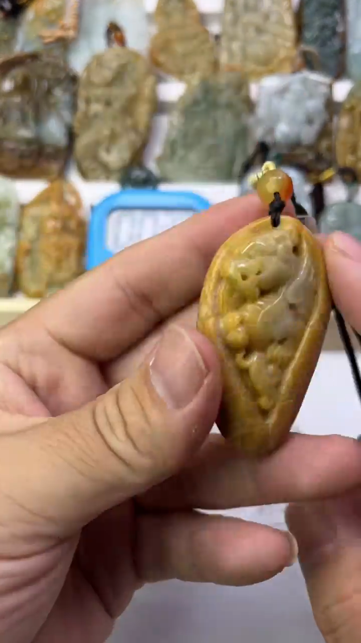 翡翠未镶嵌颈饰琰*天然A货翡翠