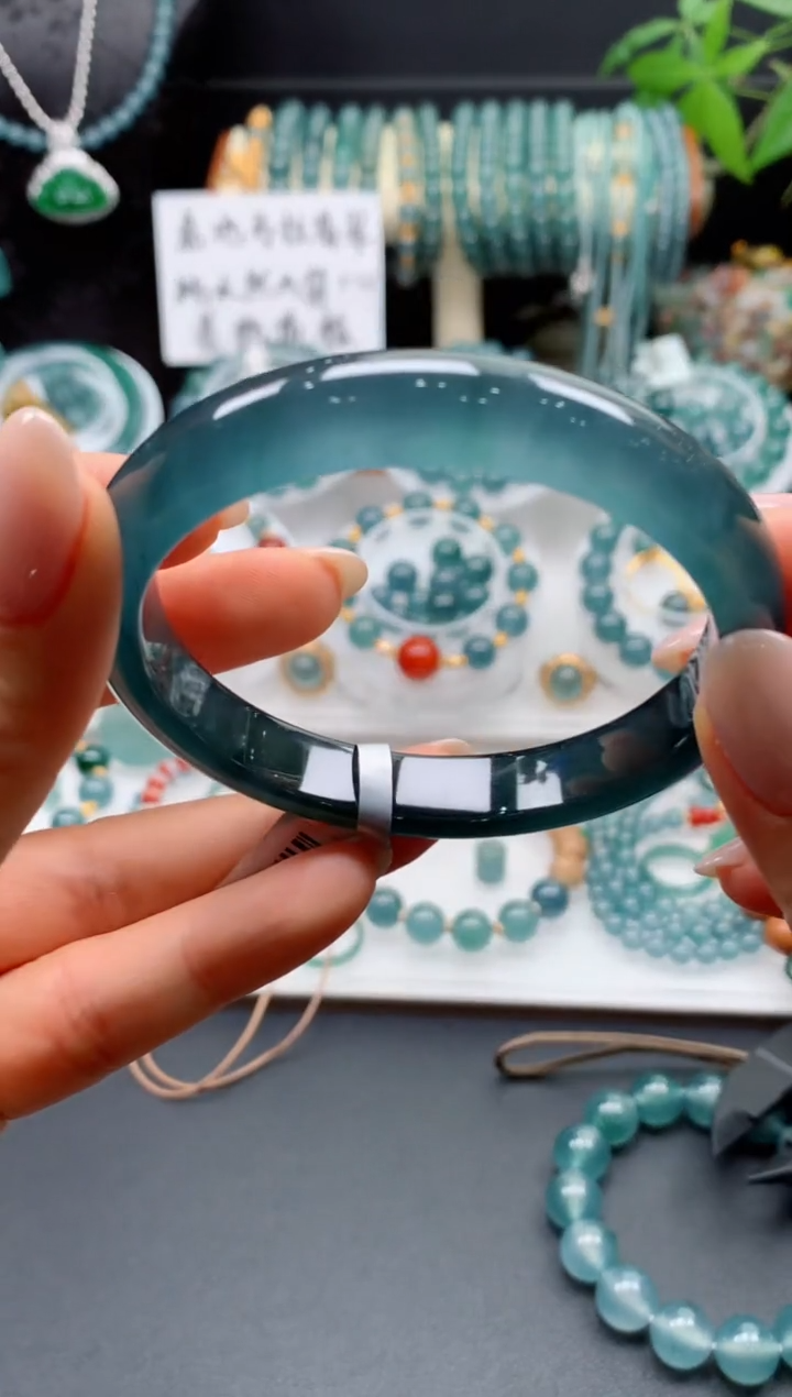 翡翠手镯未镶嵌0935200487