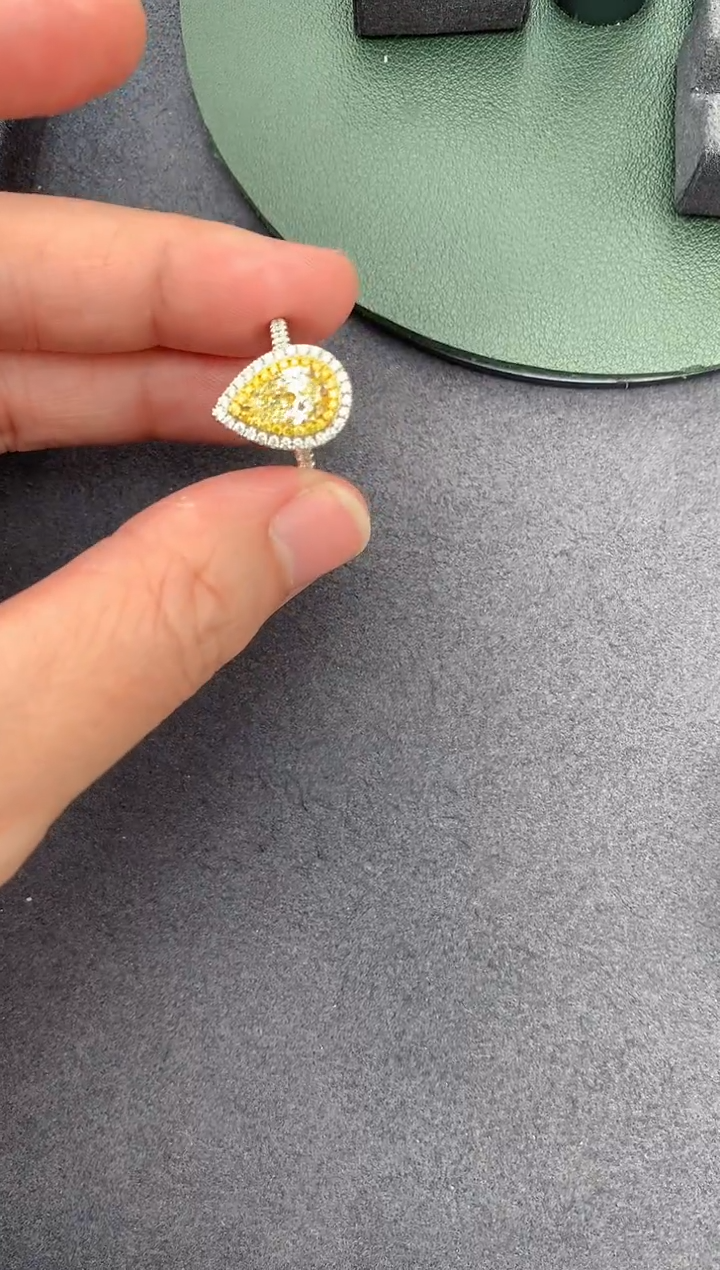 【闪购商品】戒指/指环18K金镶嵌钻石1ct黄钻戒指