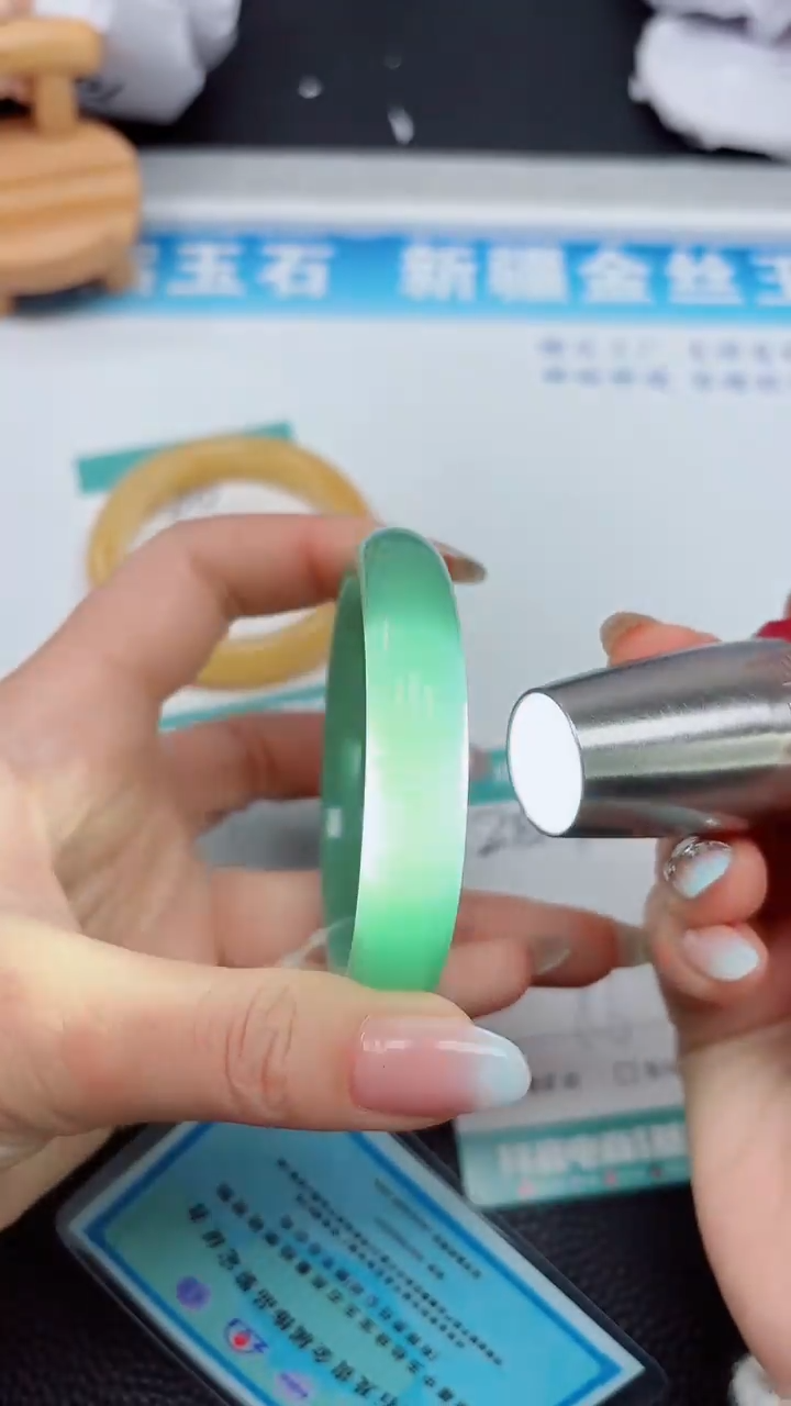 【闪购商品】石英质玉手镯未镶嵌287----56