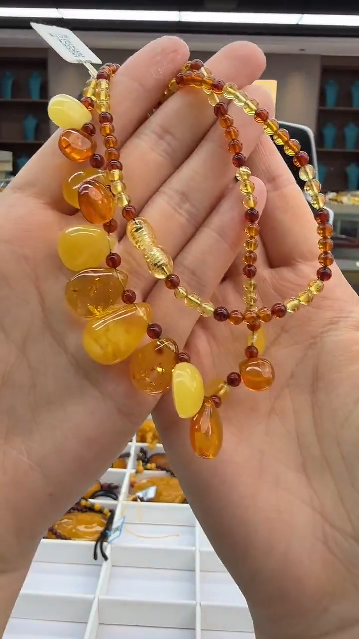 琥珀颈饰未镶嵌296秒拍号 假一罚三 