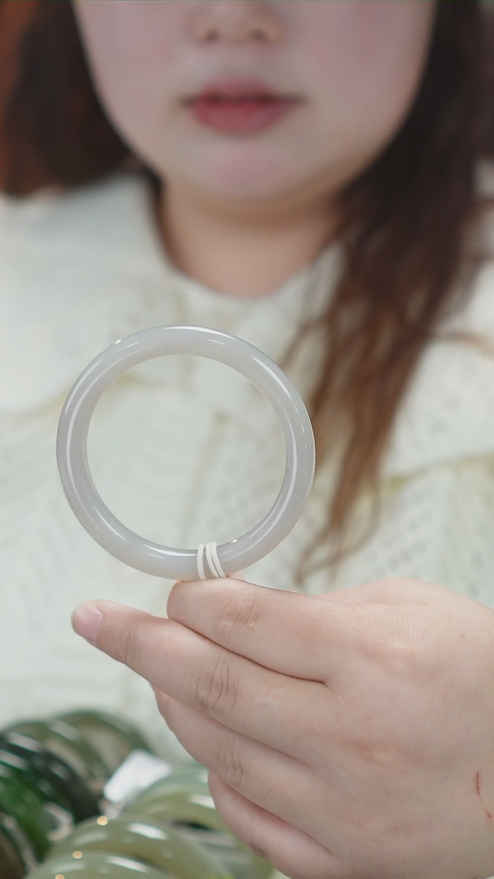 【闪购商品】和田玉手镯未镶嵌天然和田玉手镯拍一发一54