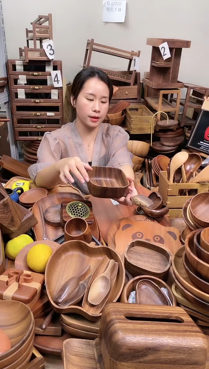  南美胡桃木正方砵13*5.5cm 