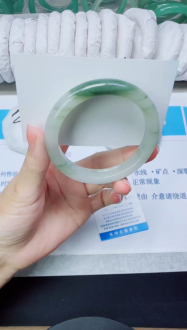 石英质玉手镯未镶嵌134/54.6