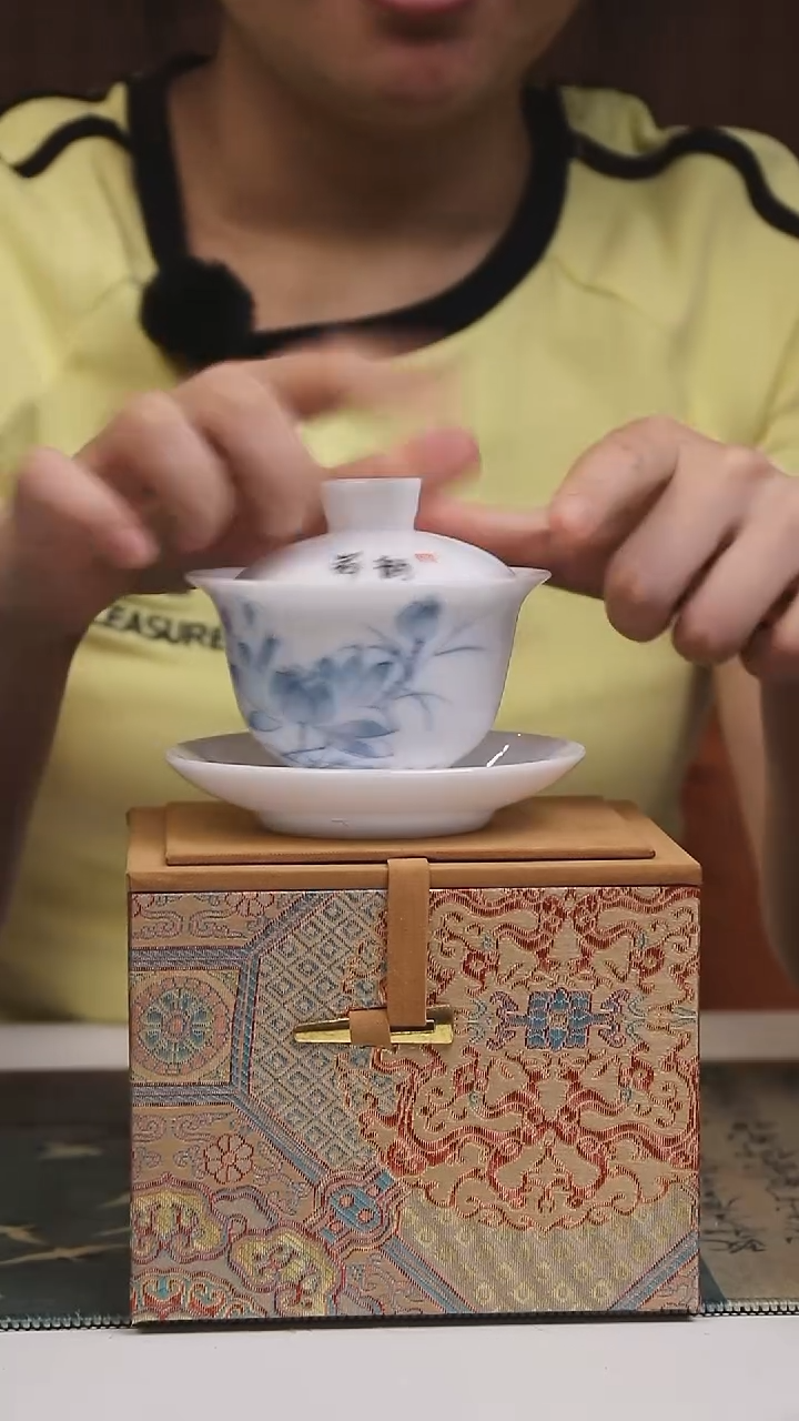 景德镇高温瓷三才盖碗荷韵