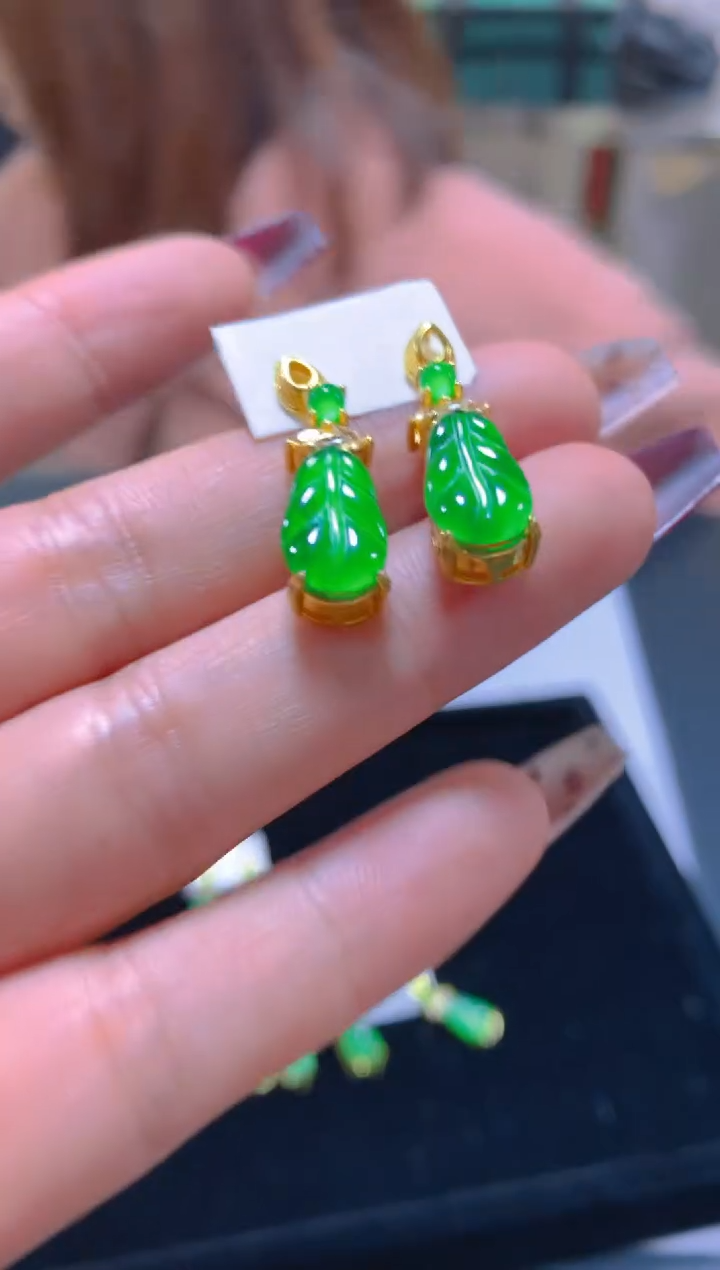 未镶嵌翡翠耳饰多样性发一