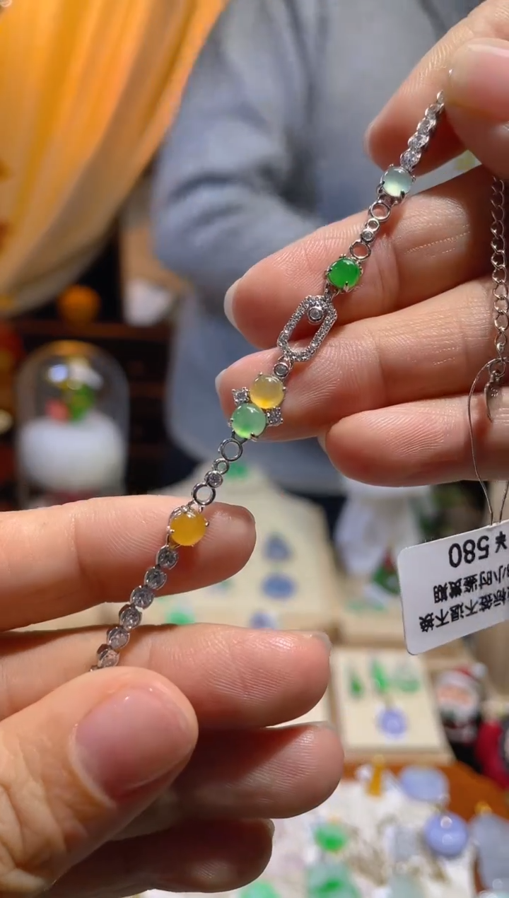 【闪购商品】翡翠颈饰未镶嵌假一赔三
