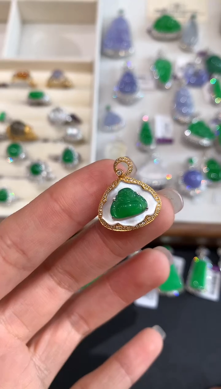 【闪购商品】翡翠吊坠(不含链)18K金镶嵌4225  