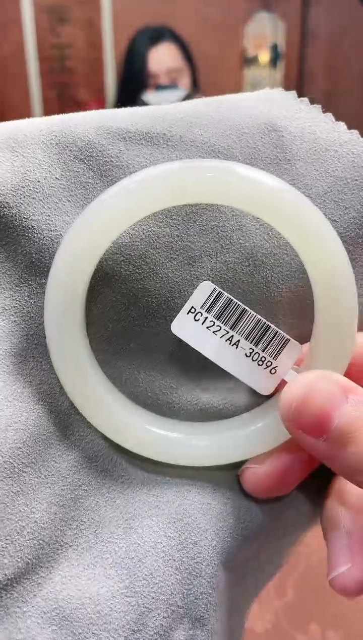 【闪购商品】和田玉手镯未镶嵌56+