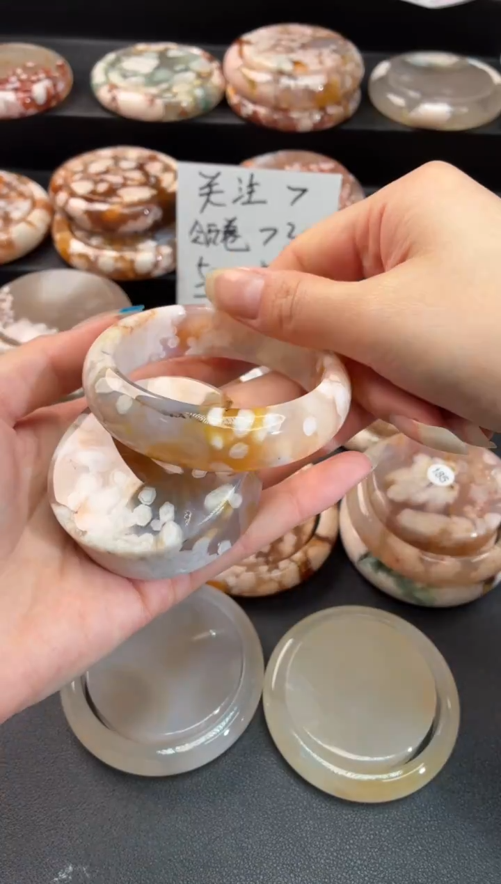 手镯玛瑙/玉髓未镶嵌石英质玉56圈55/56带(赠送镯心)