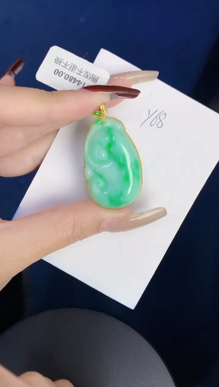 【闪购商品】翡翠颈饰18K金镶嵌0000000000