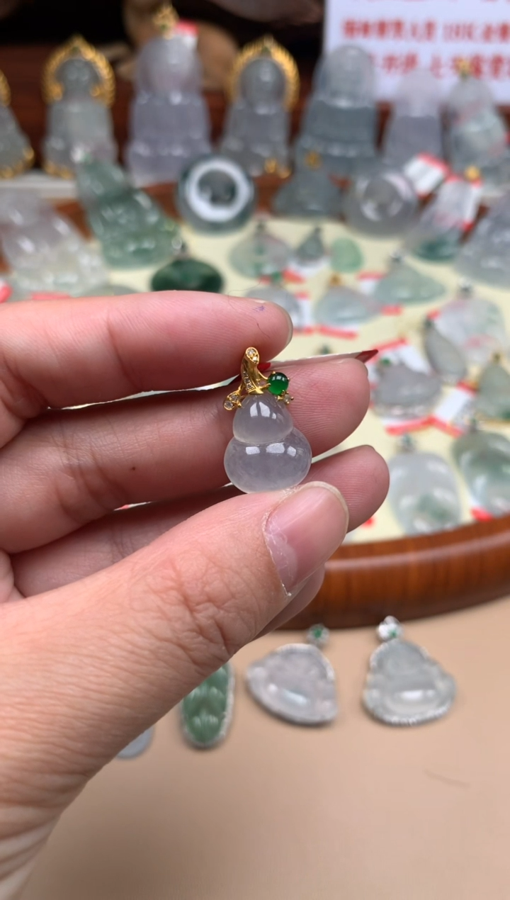 【闪购商品】翡翠颈饰18K金镶嵌葫芦