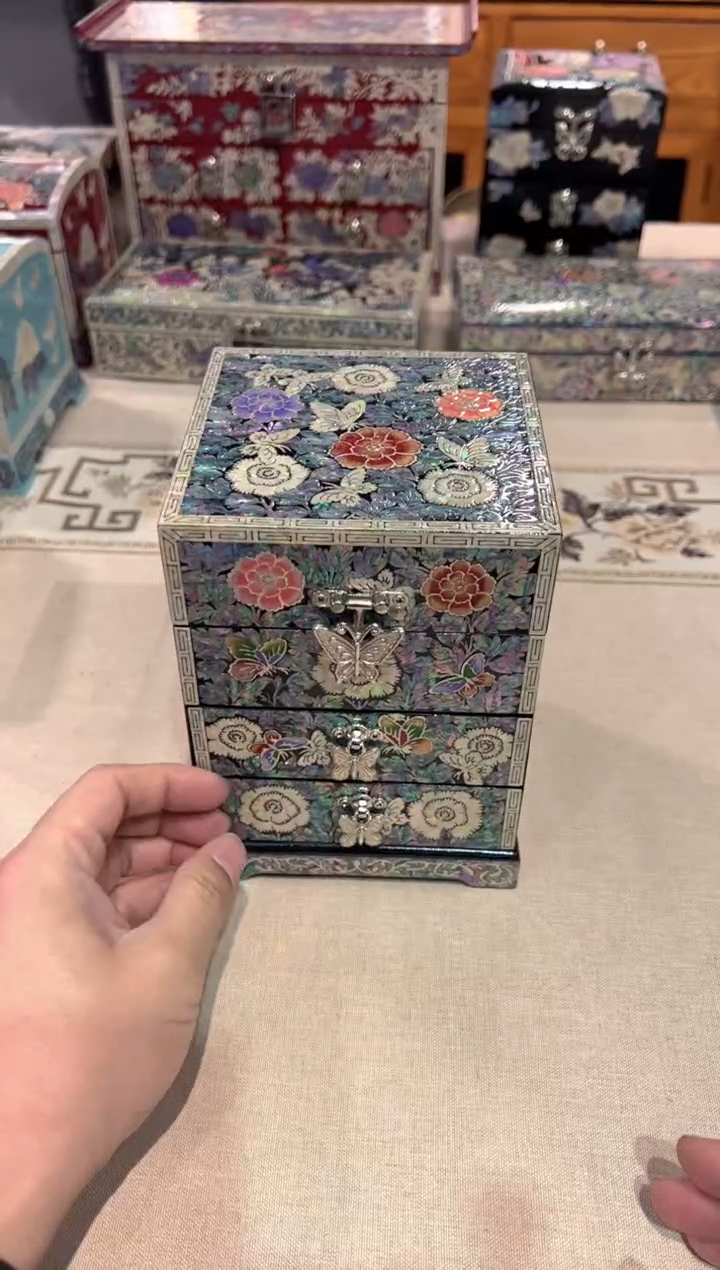 【闪购商品】黑底白边弘贝雅螺钿漆器文化馆