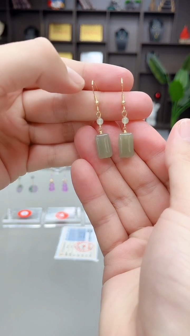 未镶嵌和田玉（子料）耳饰无事牌