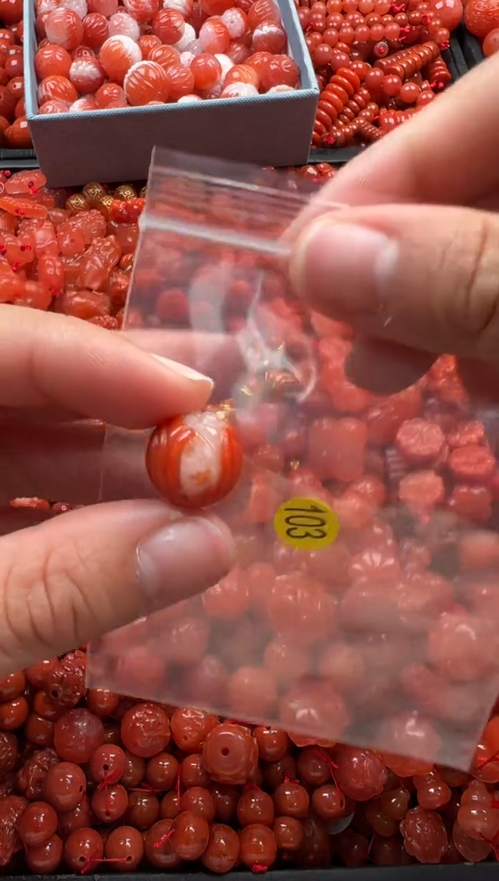 【闪购商品】南红玛瑙颈饰未镶嵌1