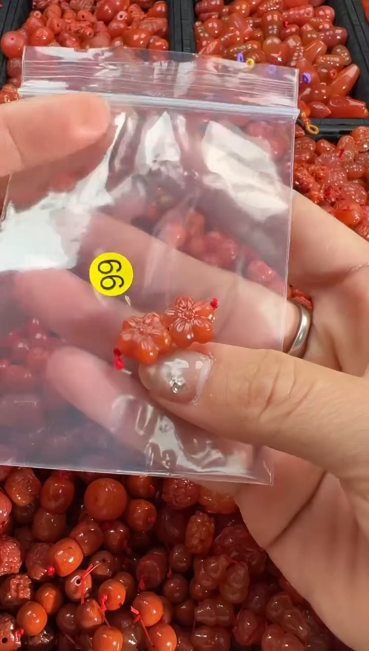 【闪购商品】南红玛瑙颈饰未镶嵌1