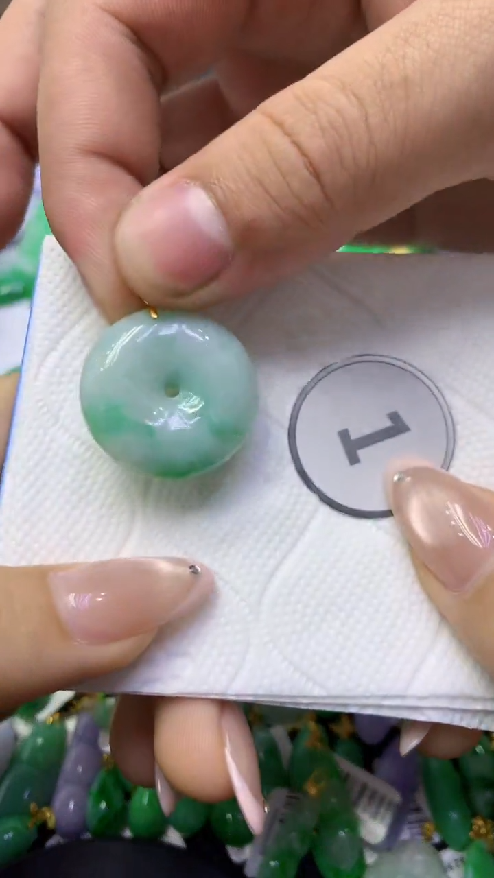 颈饰未镶嵌翡翠天然缅甸翡翠A货